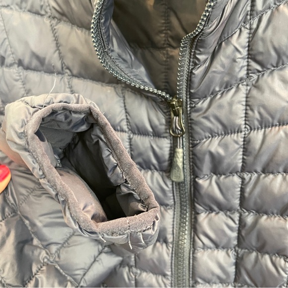 THE NORTH FACE Jacket Women’s Large LIGHTWEIGHT Navy Quilted Puffer Jacket - Picture 9 of 12